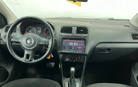 Volkswagen Polo VI (EU Market), 2015 год, 900 000 рублей, 9 фотография