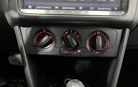 Volkswagen Polo VI (EU Market), 2015 год, 900 000 рублей, 15 фотография