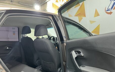Volkswagen Polo VI (EU Market), 2015 год, 900 000 рублей, 17 фотография