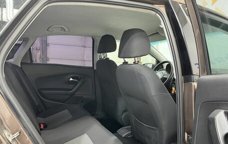 Volkswagen Polo VI (EU Market), 2015 год, 900 000 рублей, 24 фотография