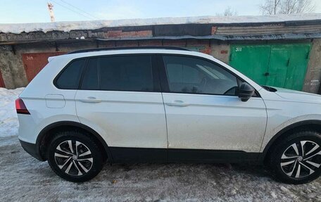 Volkswagen Tiguan II, 2019 год, 2 300 000 рублей, 1 фотография