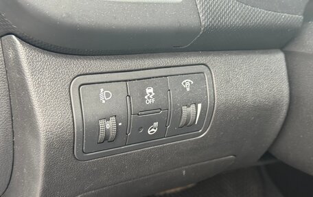 Hyundai Solaris II рестайлинг, 2013 год, 900 000 рублей, 12 фотография