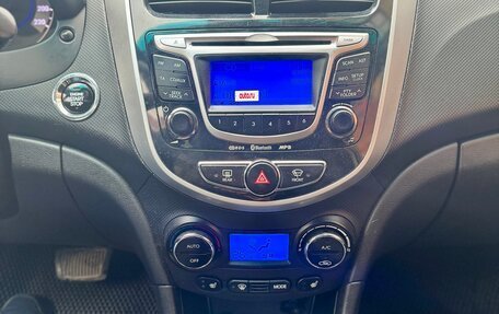 Hyundai Solaris II рестайлинг, 2013 год, 900 000 рублей, 13 фотография