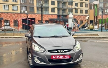 Hyundai Solaris II рестайлинг, 2013 год, 900 000 рублей, 8 фотография