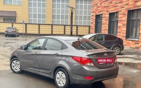 Hyundai Solaris II рестайлинг, 2013 год, 900 000 рублей, 3 фотография