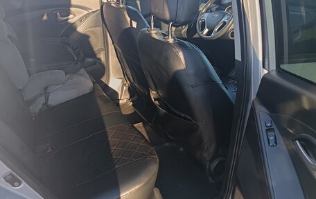 Hyundai ix35 I рестайлинг, 2010 год, 1 100 000 рублей, 11 фотография