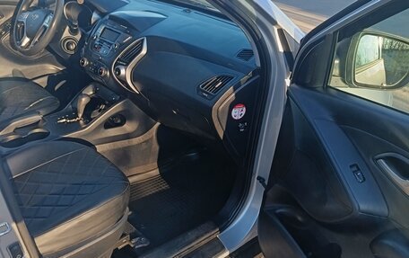 Hyundai ix35 I рестайлинг, 2010 год, 1 100 000 рублей, 10 фотография