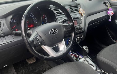 KIA Rio III рестайлинг, 2014 год, 895 000 рублей, 25 фотография