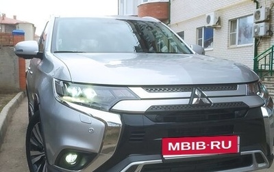 Mitsubishi Outlander III рестайлинг 3, 2018 год, 2 590 000 рублей, 1 фотография