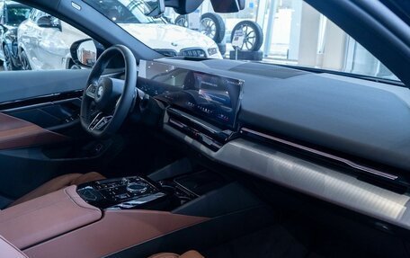 BMW 5 серия, 2024 год, 10 700 000 рублей, 16 фотография