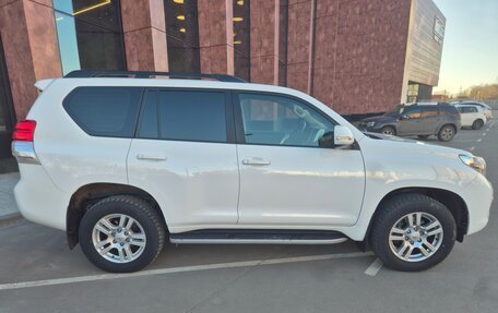 Toyota Land Cruiser Prado 150 рестайлинг 2, 2013 год, 3 999 000 рублей, 3 фотография
