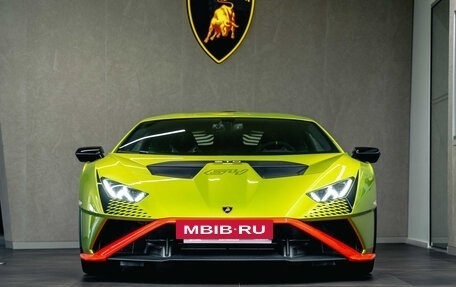Lamborghini Huracán, 2022 год, 41 800 000 рублей, 2 фотография