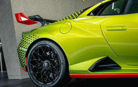 Lamborghini Huracán, 2022 год, 41 800 000 рублей, 14 фотография