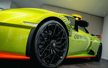 Lamborghini Huracán, 2022 год, 41 800 000 рублей, 17 фотография