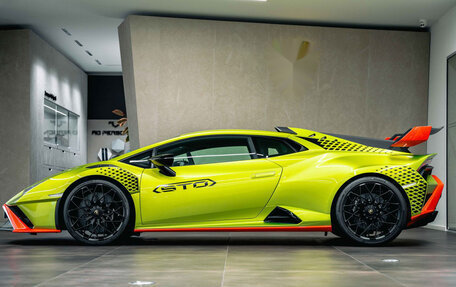 Lamborghini Huracán, 2022 год, 41 800 000 рублей, 18 фотография