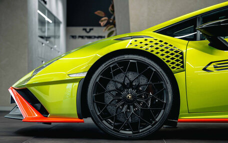 Lamborghini Huracán, 2022 год, 41 800 000 рублей, 19 фотография