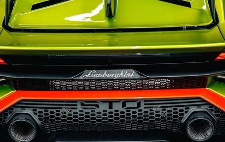 Lamborghini Huracán, 2022 год, 41 800 000 рублей, 31 фотография