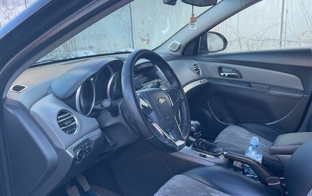 Chevrolet Cruze II, 2010 год, 600 000 рублей, 2 фотография
