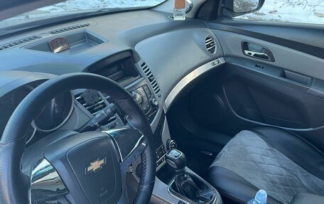 Chevrolet Cruze II, 2010 год, 600 000 рублей, 19 фотография