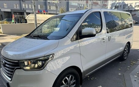 Hyundai H-1 II рестайлинг, 2021 год, 3 600 000 рублей, 1 фотография