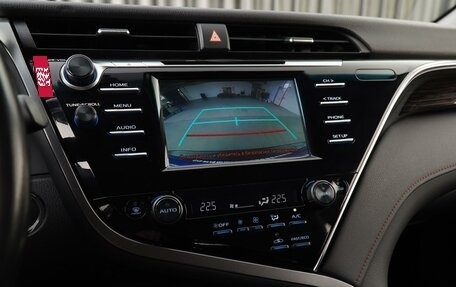 Toyota Camry, 2019 год, 2 750 000 рублей, 18 фотография
