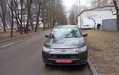 Mitsubishi Outlander III рестайлинг 3, 2014 год, 1 600 000 рублей, 1 фотография
