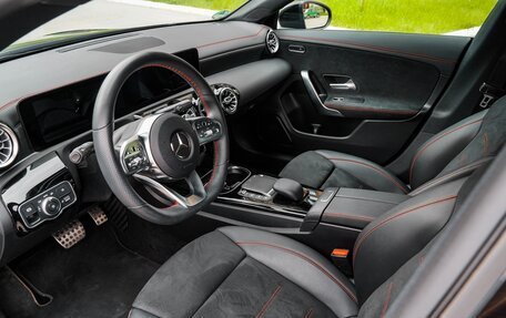 Mercedes-Benz CLA, 2020 год, 4 200 000 рублей, 17 фотография