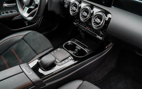 Mercedes-Benz CLA, 2020 год, 4 200 000 рублей, 26 фотография