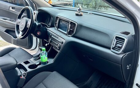 KIA Sportage IV рестайлинг, 2017 год, 2 390 000 рублей, 6 фотография