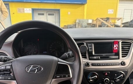 Hyundai Solaris II рестайлинг, 2020 год, 1 200 000 рублей, 5 фотография