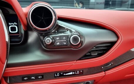 Ferrari F8, 2021 год, 24 385 000 рублей, 16 фотография