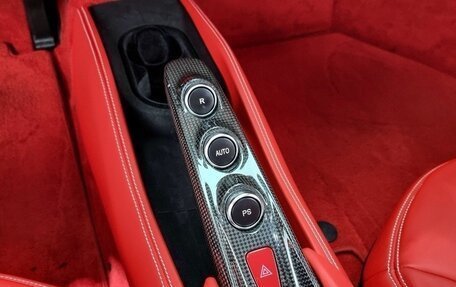 Ferrari F8, 2021 год, 24 385 000 рублей, 15 фотография