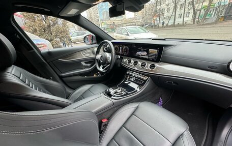Mercedes-Benz E-Класс, 2019 год, 5 050 000 рублей, 4 фотография