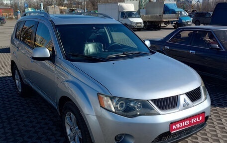 Mitsubishi Outlander III рестайлинг 3, 2007 год, 950 000 рублей, 1 фотография