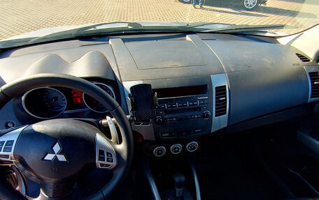 Mitsubishi Outlander III рестайлинг 3, 2007 год, 950 000 рублей, 7 фотография