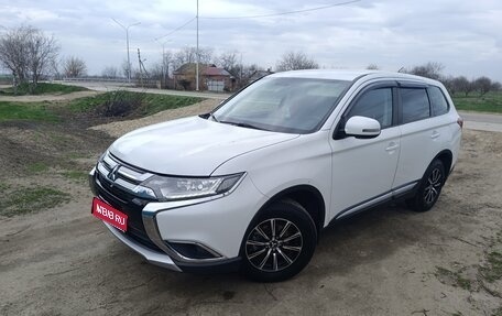 Mitsubishi Outlander III рестайлинг 3, 2015 год, 1 700 000 рублей, 1 фотография