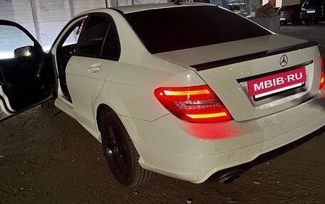 Mercedes-Benz C-Класс, 2011 год, 1 110 000 рублей, 2 фотография