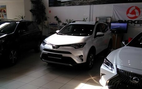 Toyota RAV4, 2018 год, 3 150 000 рублей, 2 фотография