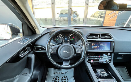 Jaguar F-Pace, 2016 год, 2 790 000 рублей, 10 фотография