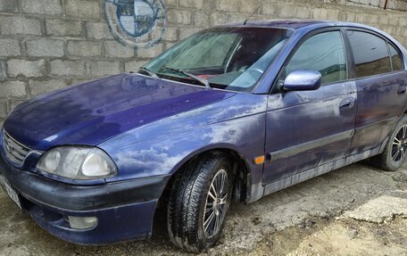 Toyota Avensis III рестайлинг, 1998 год, 186 000 рублей, 1 фотография