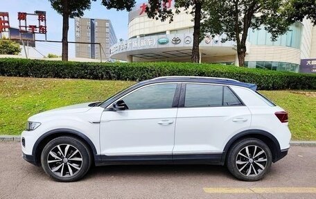 Volkswagen T-Roc I, 2021 год, 1 670 000 рублей, 3 фотография