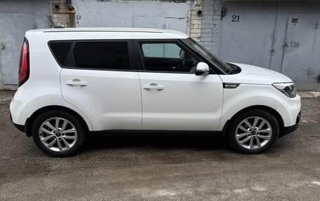 KIA Soul II рестайлинг, 2017 год, 1 790 000 рублей, 3 фотография