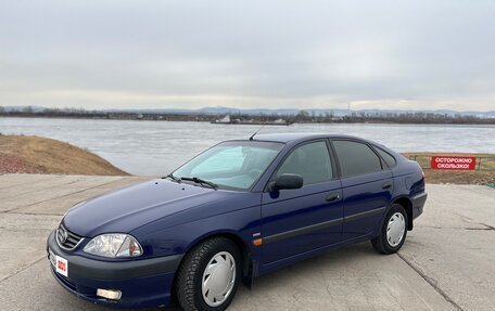 Toyota Avensis III рестайлинг, 2001 год, 479 000 рублей, 1 фотография