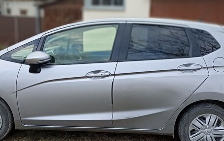 Honda Fit III, 2018 год, 1 300 000 рублей, 5 фотография