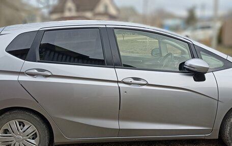 Honda Fit III, 2018 год, 1 300 000 рублей, 3 фотография