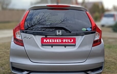 Honda Fit III, 2018 год, 1 300 000 рублей, 4 фотография