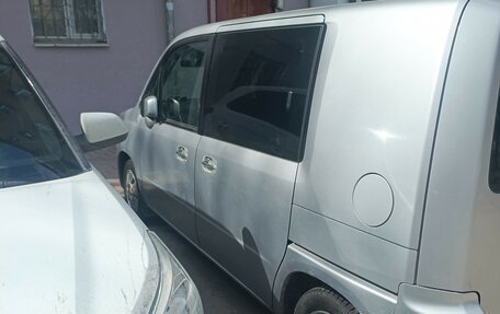Honda Mobilio Spike I рестайлинг, 2004 год, 750 000 рублей, 4 фотография