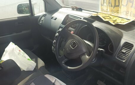 Honda Mobilio Spike I рестайлинг, 2004 год, 750 000 рублей, 5 фотография