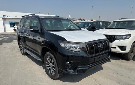 Toyota Land Cruiser Prado 150 рестайлинг 2, 2022 год, 8 490 000 рублей, 2 фотография