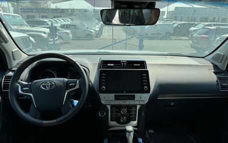 Toyota Land Cruiser Prado 150 рестайлинг 2, 2022 год, 8 490 000 рублей, 5 фотография